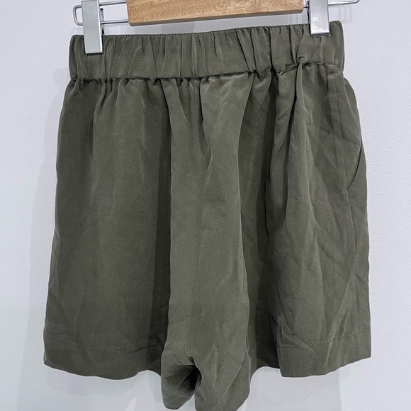 Grana 100% silk olive green short with pocket size xs - Picture 3 of 7
